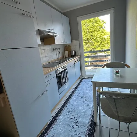 Monteurswohnung Am Schloss 2 * Гельзенкирхен