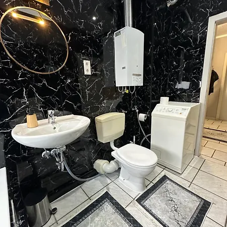 Apartmán Monteurswohnung Am Schloss 2 *